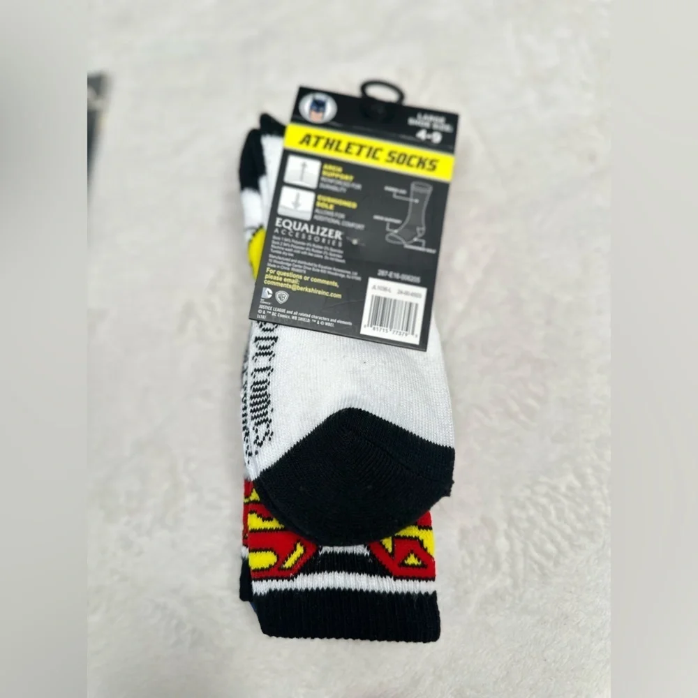 Batman & Superman Socks 2 Pair Shoe Size  Large 4-9 Arch Support Cushioned Sole